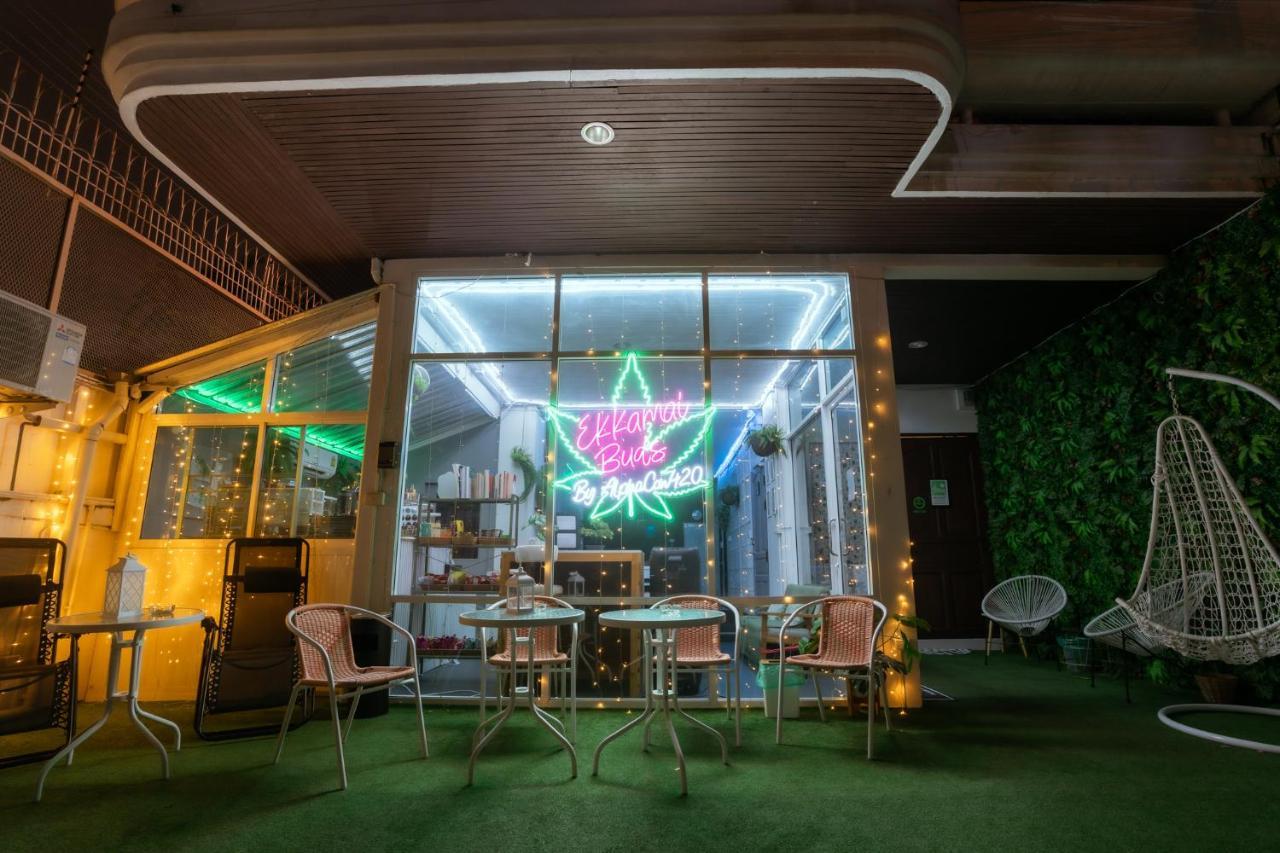420 Hostel - Ekkamai Buds & Beds Банкок Екстериор снимка