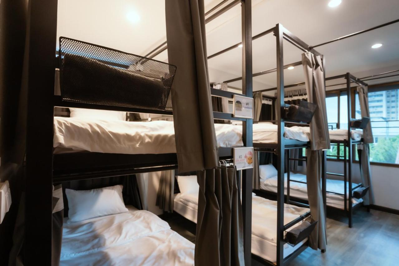 420 Hostel - Ekkamai Buds & Beds Банкок Екстериор снимка