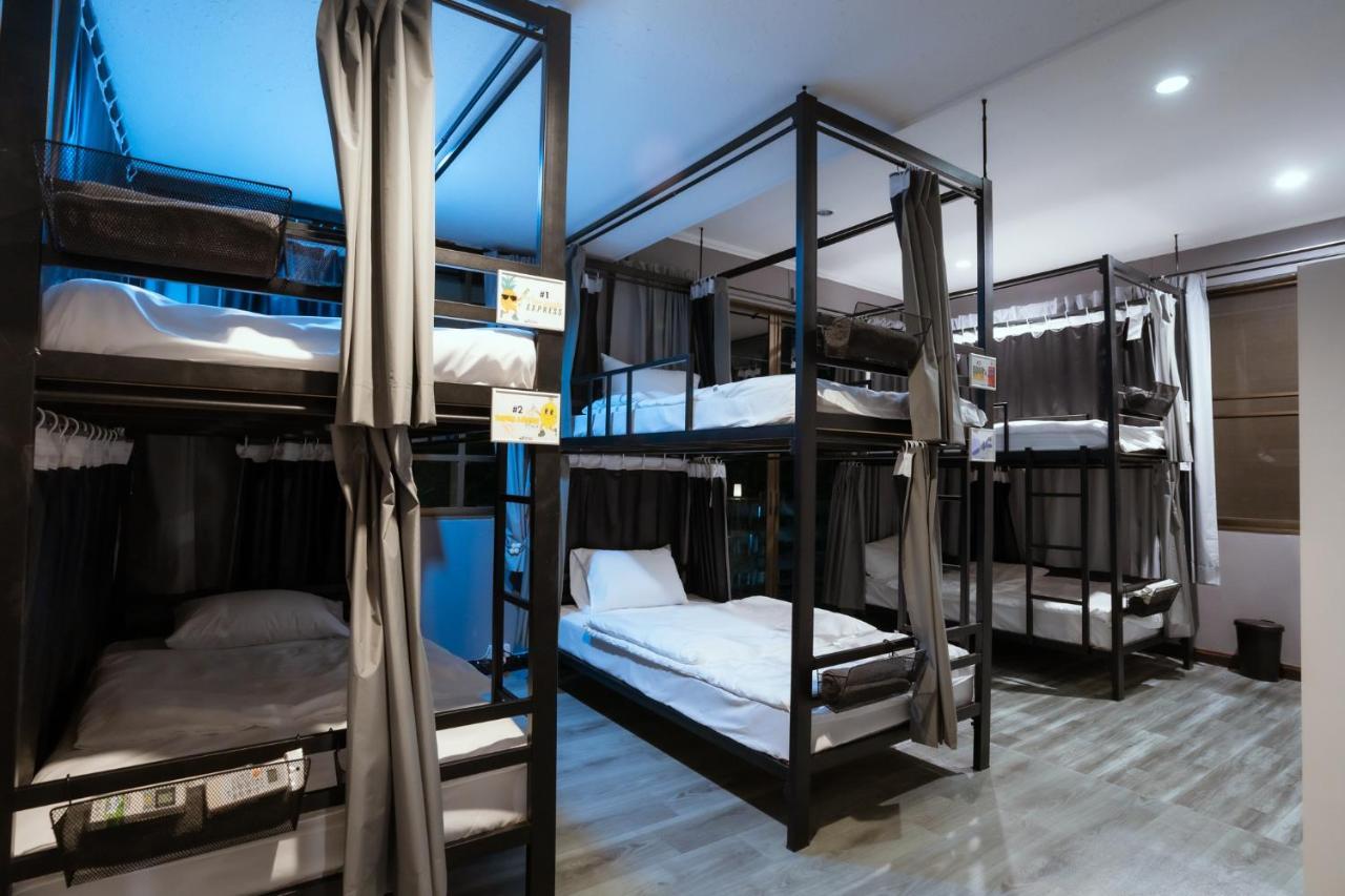 420 Hostel - Ekkamai Buds & Beds Банкок Екстериор снимка