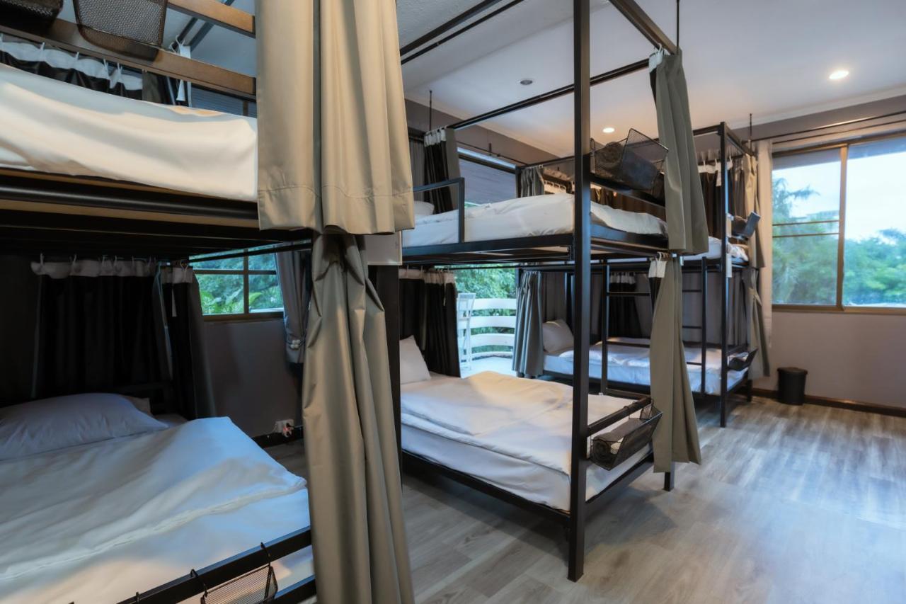 420 Hostel - Ekkamai Buds & Beds Банкок Екстериор снимка