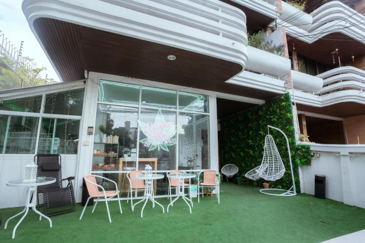 420 Hostel - Ekkamai Buds & Beds Банкок Екстериор снимка
