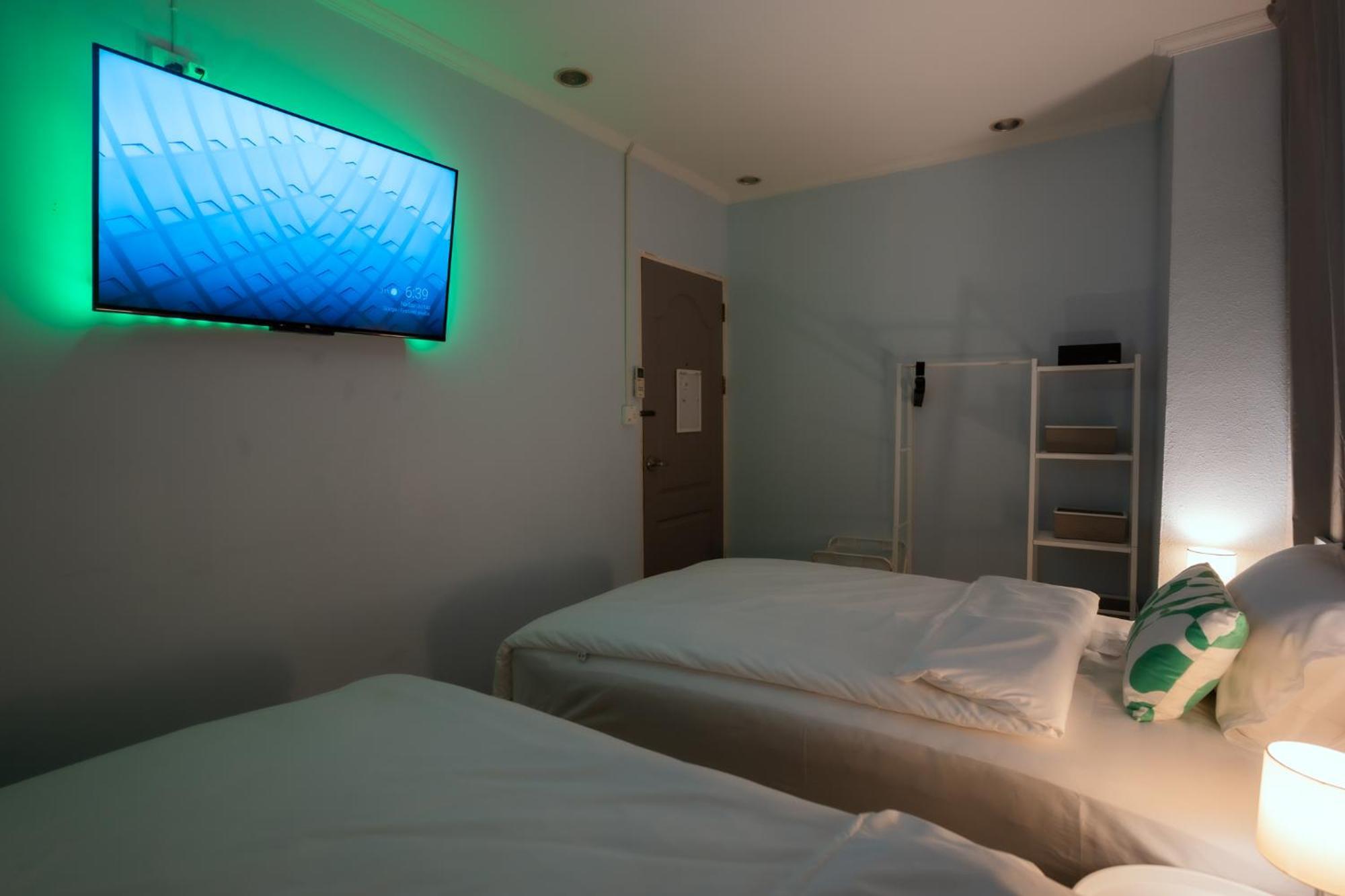 420 Hostel - Ekkamai Buds & Beds Банкок Екстериор снимка