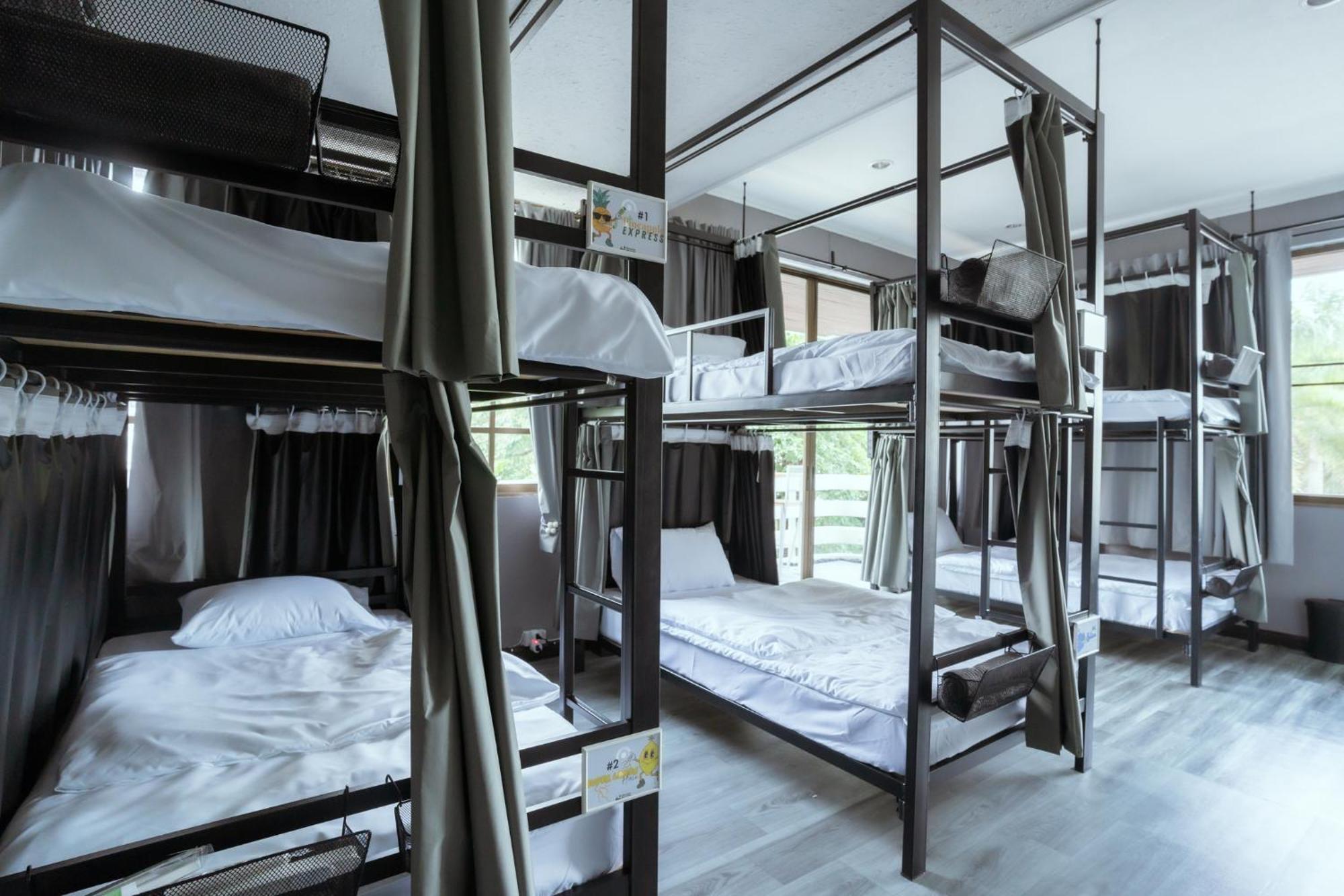 420 Hostel - Ekkamai Buds & Beds Банкок Екстериор снимка