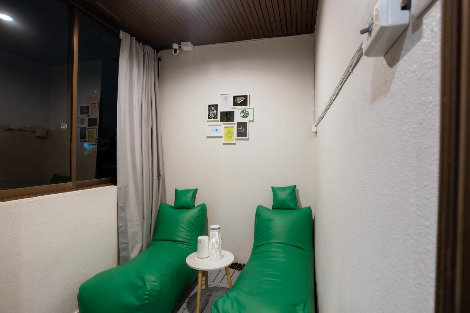 420 Hostel - Ekkamai Buds & Beds Банкок Екстериор снимка