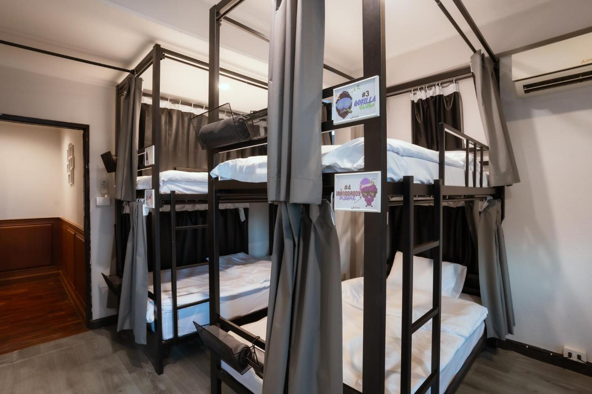 420 Hostel - Ekkamai Buds & Beds Банкок Екстериор снимка