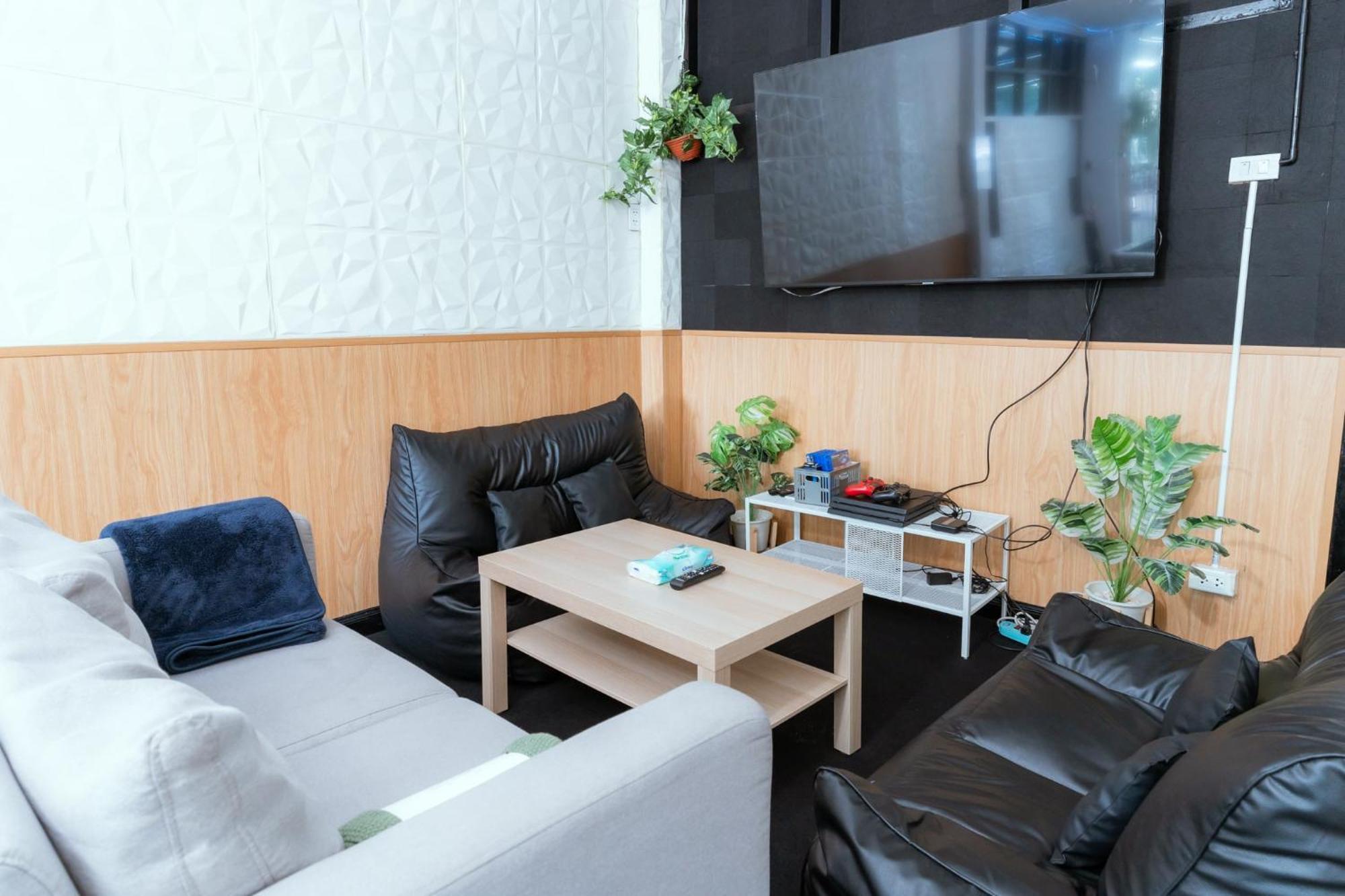 420 Hostel - Ekkamai Buds & Beds Банкок Екстериор снимка