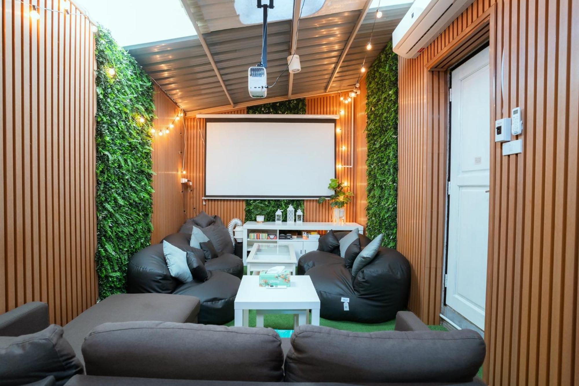 420 Hostel - Ekkamai Buds & Beds Банкок Екстериор снимка