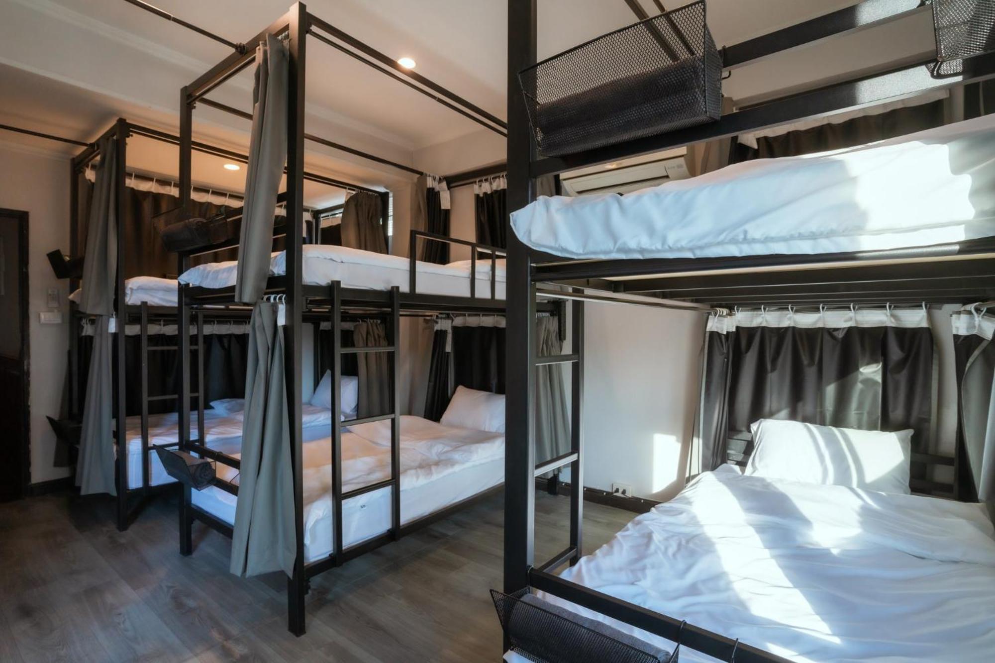 420 Hostel - Ekkamai Buds & Beds Банкок Екстериор снимка